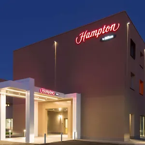 Hampton By Hilton East Otel